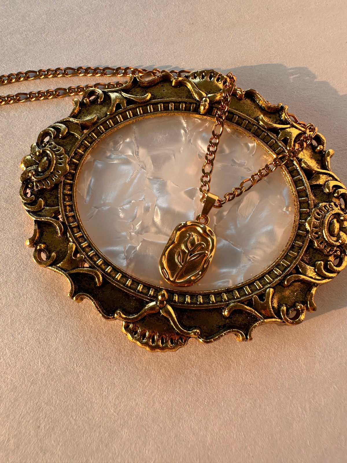 Enchanted Rose Vintage Oval Pendant Necklace