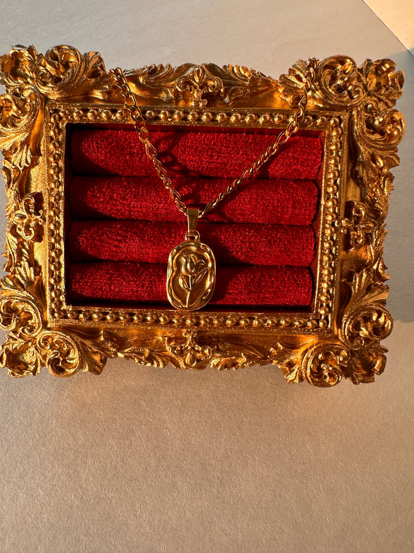 Enchanted Rose Vintage Oval Pendant Necklace