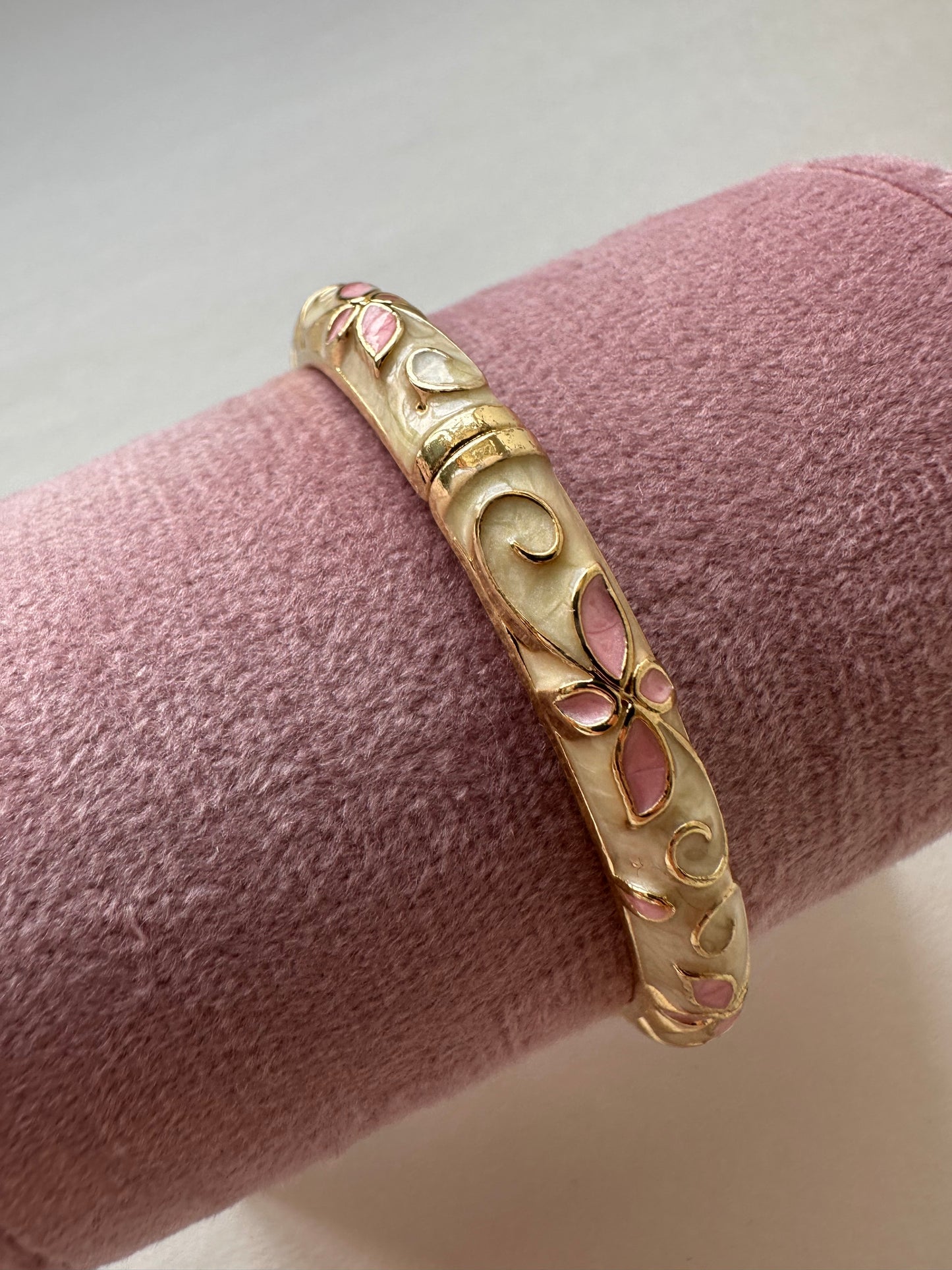 Vintage 1980s Style Enamel Floral Scrollwork Hinged Cuff