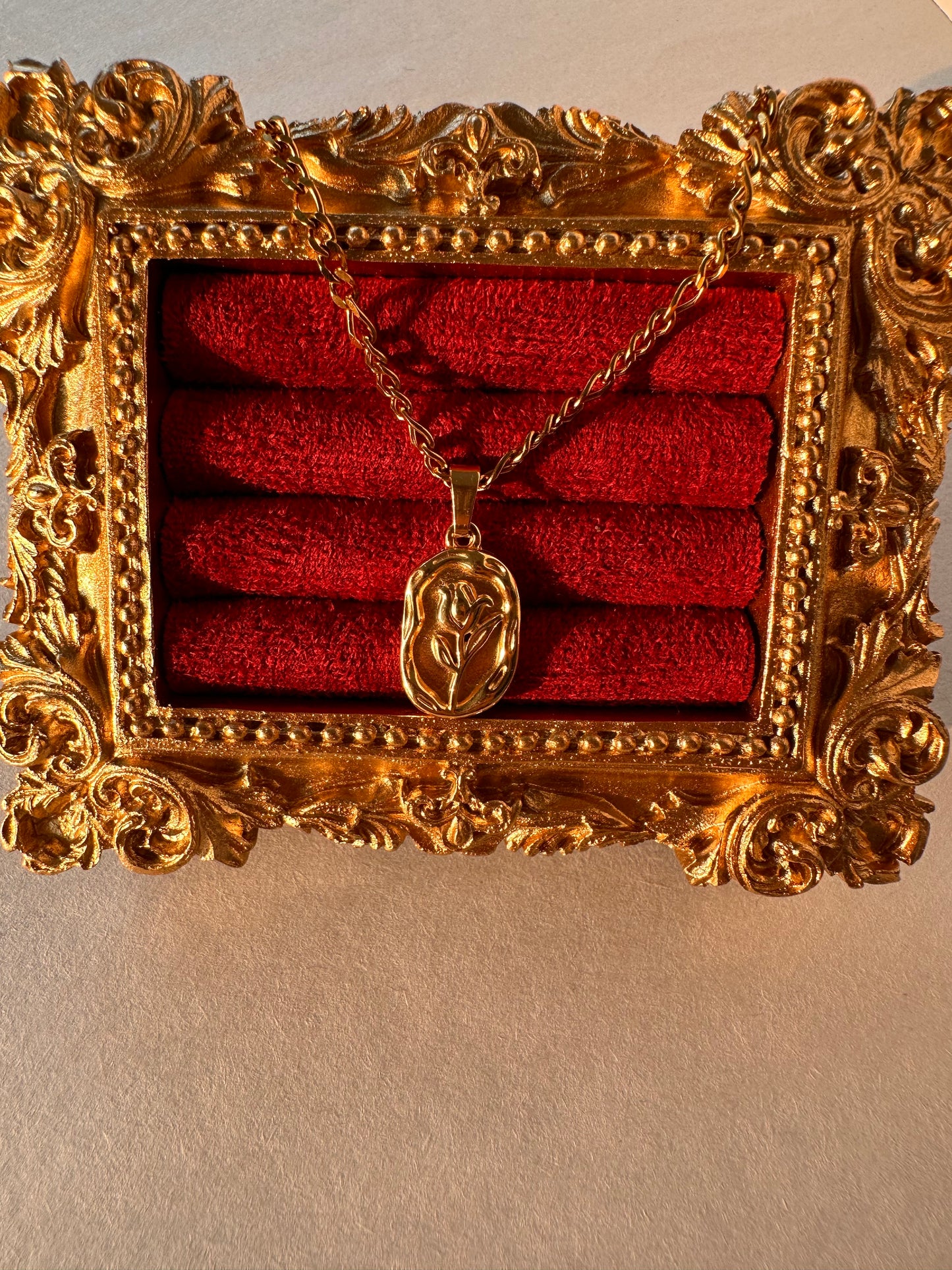 Enchanted Rose Vintage Oval Pendant Necklace